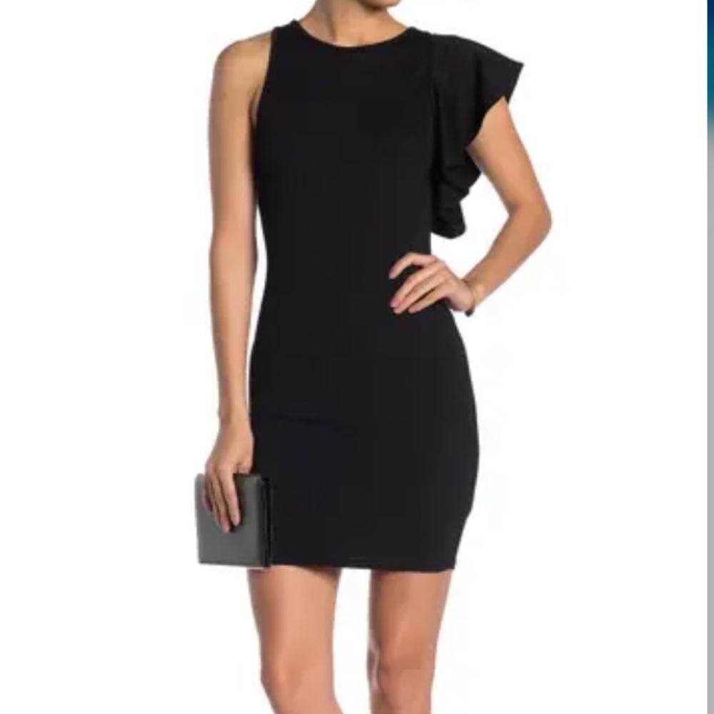 MAX & ASH
Flutter Sleeve Bodycon Dress